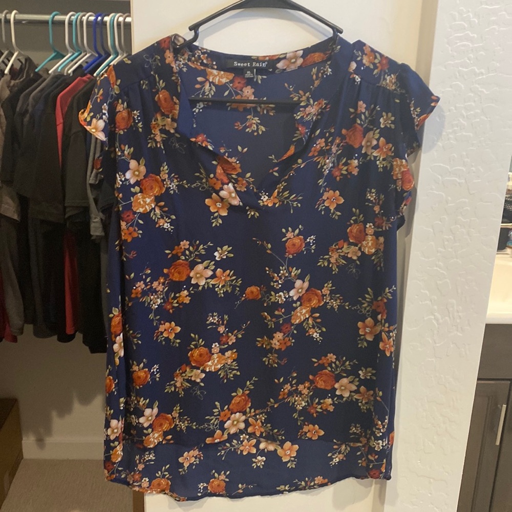 Business casual sleeveless floral blouse size XL